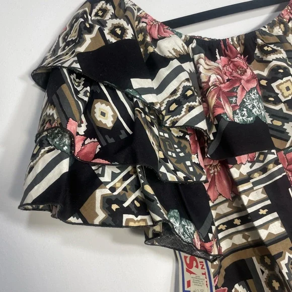 Back at the ranch printed off shoulder blouse - Picture 7 of 10